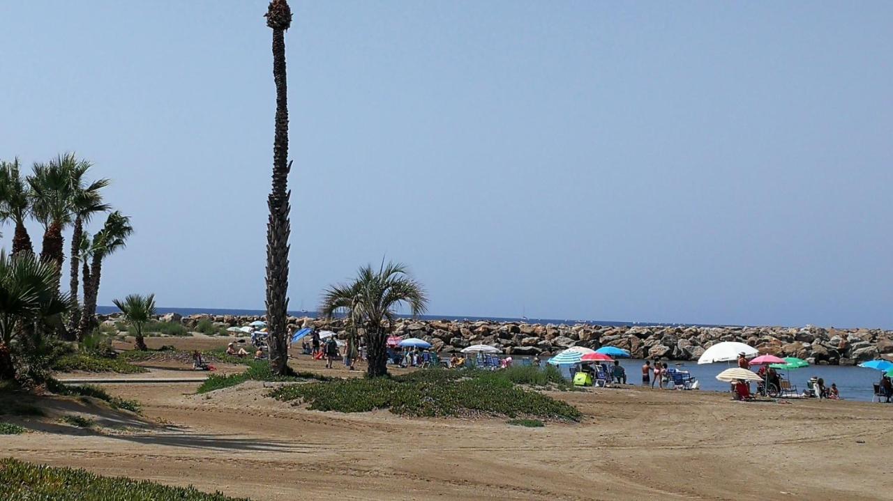 Estudio La Colonia أغيلاس المظهر الخارجي الصورة